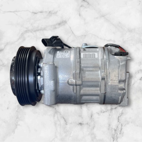 CLIMATE PUMP AC COMPRESSOR Mercedes-Benz B (W247) 2022 A0008304202- - Image 2