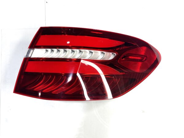 Mercedes-Benz GLC X253 Rear Right Side Panel Tail Light A2539061200 Genuine - Image 4