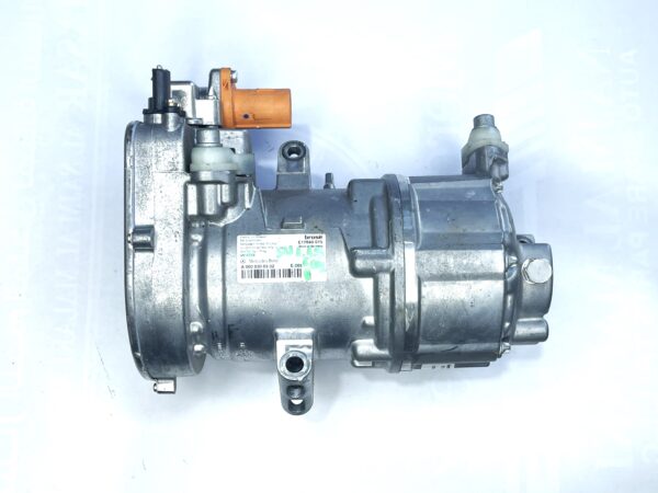 REFRIGERANT COMPRESSOR