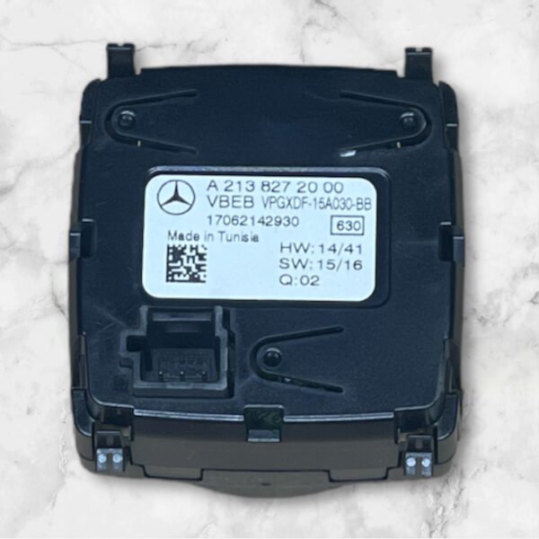 NEW MERCEDES-BENZ C W205 INSTRUMENT PANEL ANALOG CLOCK A2138272000 OEM - Image 3