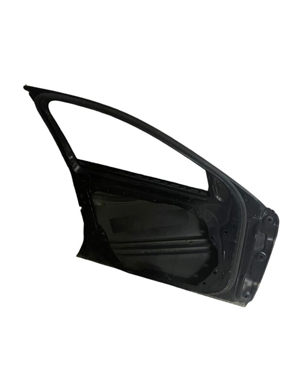 A2137200105 Mercedes-Benz Drivers Door | Left - Image 5